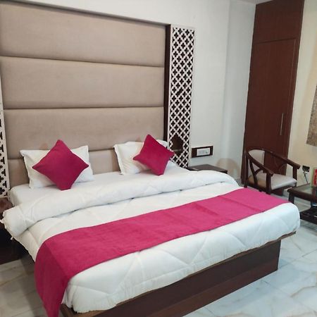 Hotel Lav Kush Deluxe At Paharganj نيودلهي المظهر الخارجي الصورة